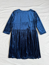 Load image into Gallery viewer, Urban Threadz dress: Size 8
