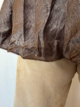 Load image into Gallery viewer, Merric top: Size 18
