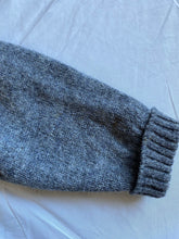 Load image into Gallery viewer, Munrospun jumper: Size L

