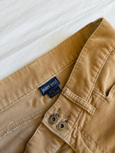 Load image into Gallery viewer, Jeans West pants: Size 10
