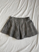 Load image into Gallery viewer, Lonely Hearts May shorts: Size 8
