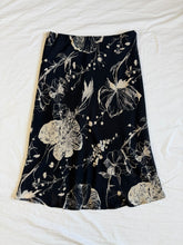 Load image into Gallery viewer, Ella J skirt: Size 12
