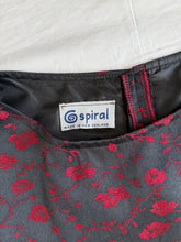 Load image into Gallery viewer, Spiral top: Size 14

