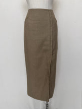 将图片加载到图库查看器，Hero skirt: Size 12
