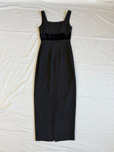 Load image into Gallery viewer, Cue Design dress: Size 8
