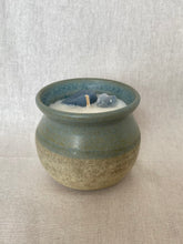 Load image into Gallery viewer, Pear candle
