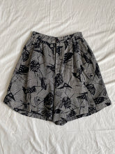 Load image into Gallery viewer, I09 shorts: Size XS
