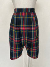 Lade das Bild in den Galerie-Viewer, Sheryl May shorts: Size XS
