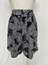Load image into Gallery viewer, I09 shorts: Size XS
