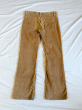 Load image into Gallery viewer, Jeans West pants: Size 10
