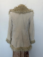 Load image into Gallery viewer, Spiral coat: Size 8
