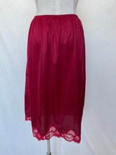 गैलरी व्यूवर में इमेज लोड करें, Intrigue skirt: Size 18
