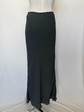 Load image into Gallery viewer, Cachet skirt: Size 12
