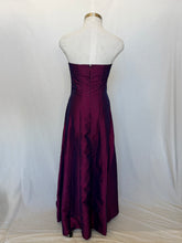 Load image into Gallery viewer, Staxs dress: Size 10
