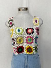 Load image into Gallery viewer, Crochet crop top: Size 8

