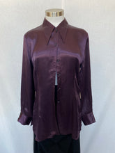 Load image into Gallery viewer, Classics shirt: Size 12
