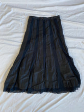 Load image into Gallery viewer, Lisa Law skirt: Size 10
