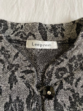 Load image into Gallery viewer, Leeprest vest: Size M
