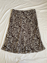 Load image into Gallery viewer, Suzanne Grae skirt: Size 2XL

