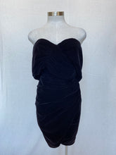 Lade das Bild in den Galerie-Viewer, Chrissy R dress: Size 8
