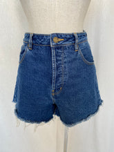 Load image into Gallery viewer, Rolla’s shorts: Size 11/29
