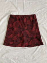 Load image into Gallery viewer, Y2K Sportsgirl skirt: Size 10
