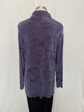 Lade das Bild in den Galerie-Viewer, Yourself shirt: Size 16
