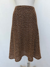 गैलरी व्यूवर में इमेज लोड करें, Helen English skirt: Size 10
