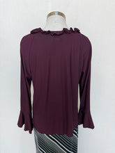 Load image into Gallery viewer, City Casuals blouse: Size M

