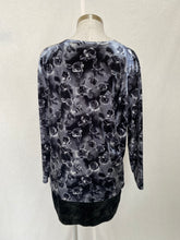 Lade das Bild in den Galerie-Viewer, Velvet top: Size 14
