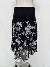Load image into Gallery viewer, Pixie skirt: Size 8
