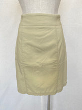 Lade das Bild in den Galerie-Viewer, Supré 2011 skirt: Size L
