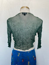 Load image into Gallery viewer, Threadz shawl: Size M
