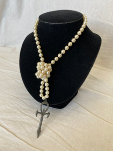 Ankh pearl necklace