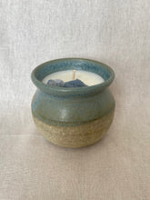 Load image into Gallery viewer, Pear candle
