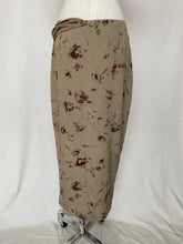 Load image into Gallery viewer, Soeur skirt: Size 12
