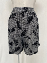 Load image into Gallery viewer, I09 shorts: Size XS
