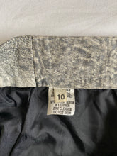 Lade das Bild in den Galerie-Viewer, Leather skirt: Size XS
