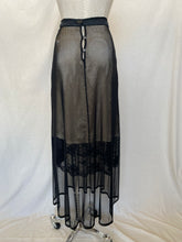 Lade das Bild in den Galerie-Viewer, Frances Road skirt: Size S
