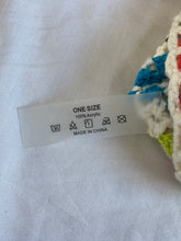 Load image into Gallery viewer, Crochet crop top: Size 8
