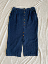 Load image into Gallery viewer, A.L skirt: Size 18
