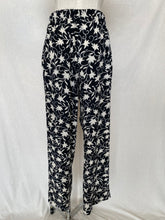 Load image into Gallery viewer, Blast Point pants: Size M

