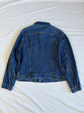 Load image into Gallery viewer, Levis jacket: Size 42R
