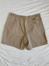Load image into Gallery viewer, Donovan shorts: Size 36
