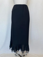 Load image into Gallery viewer, Cocktail skirt: Size 18
