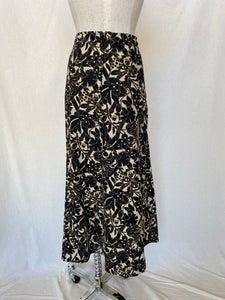 Twin Rivers skirt: Size 16