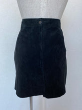 Lade das Bild in den Galerie-Viewer, Genuine leather skirt: Size 12
