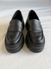 Cargar imagen en el visor de la galería, Alice shoes: Size 39
