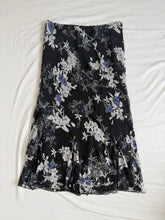 Load image into Gallery viewer, Ella J skirt: Size 16
