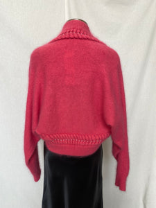 Goelia shrug: Size M